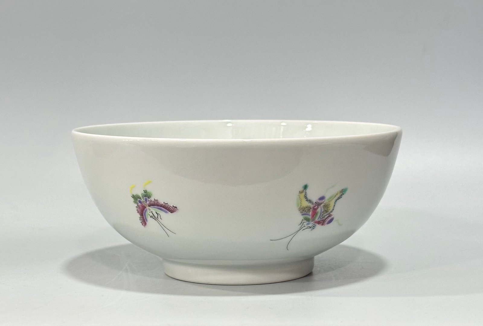 Qing Dynasty Yongzheng Pastel flower pattern bowl