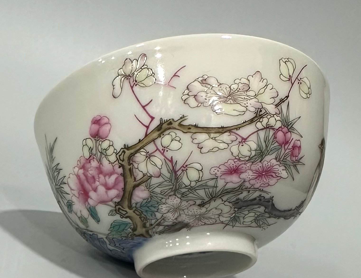 Qing Dynasty Yongzheng Pastel cup with flower and bird patterns