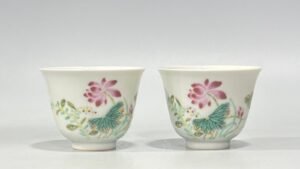 Qing Dynasty Yongzheng Pastel cup with flower and bird patterns