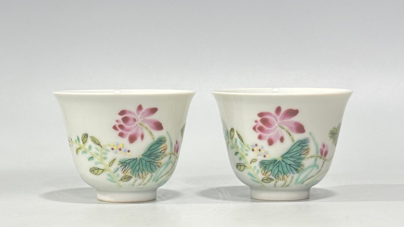 Qing Dynasty Yongzheng Pastel cup with flower and bird patterns