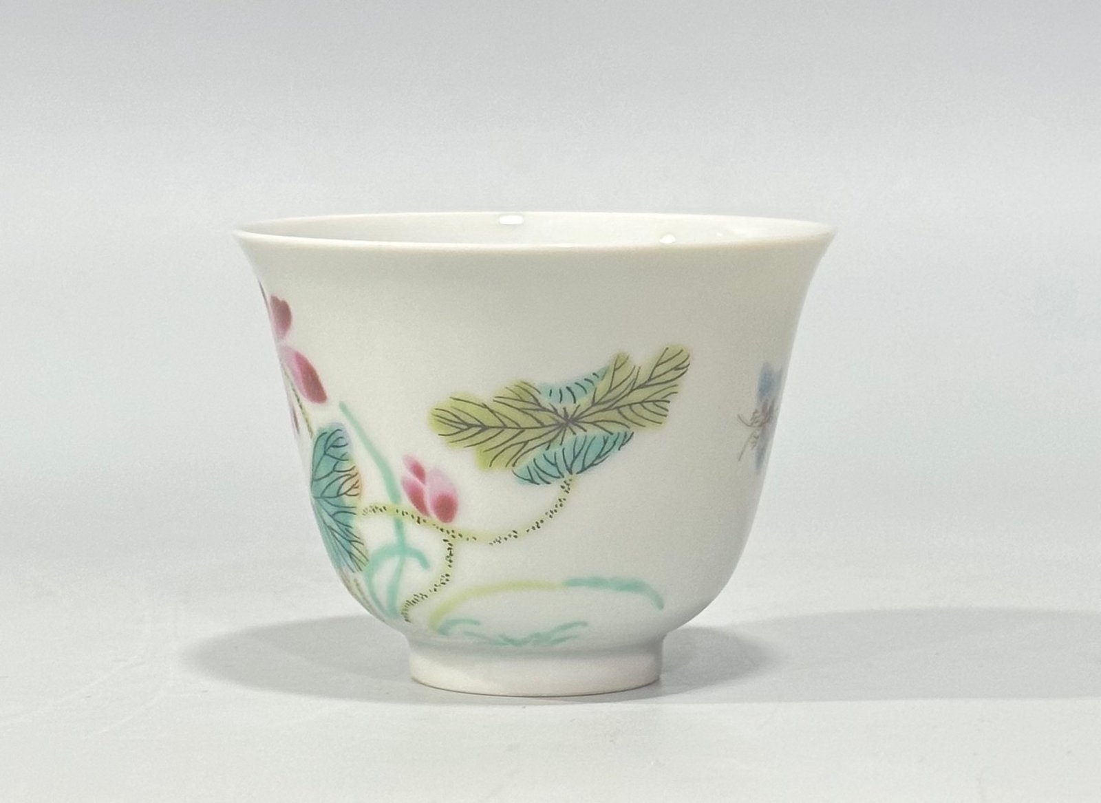 Qing Dynasty Yongzheng Pastel cup with flower and bird patterns
