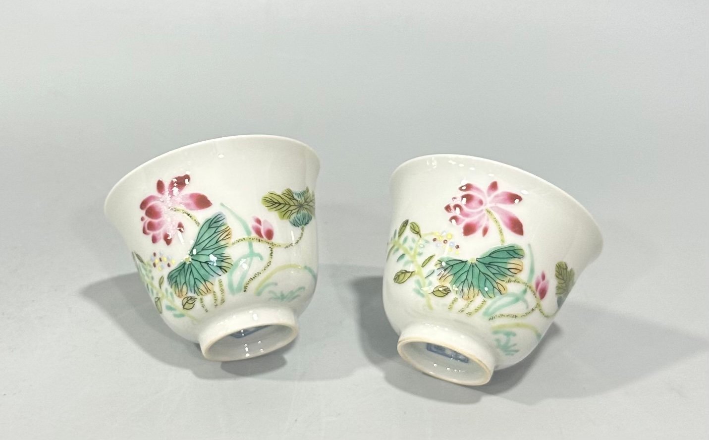 Qing Dynasty Yongzheng Pastel cup with flower and bird patterns