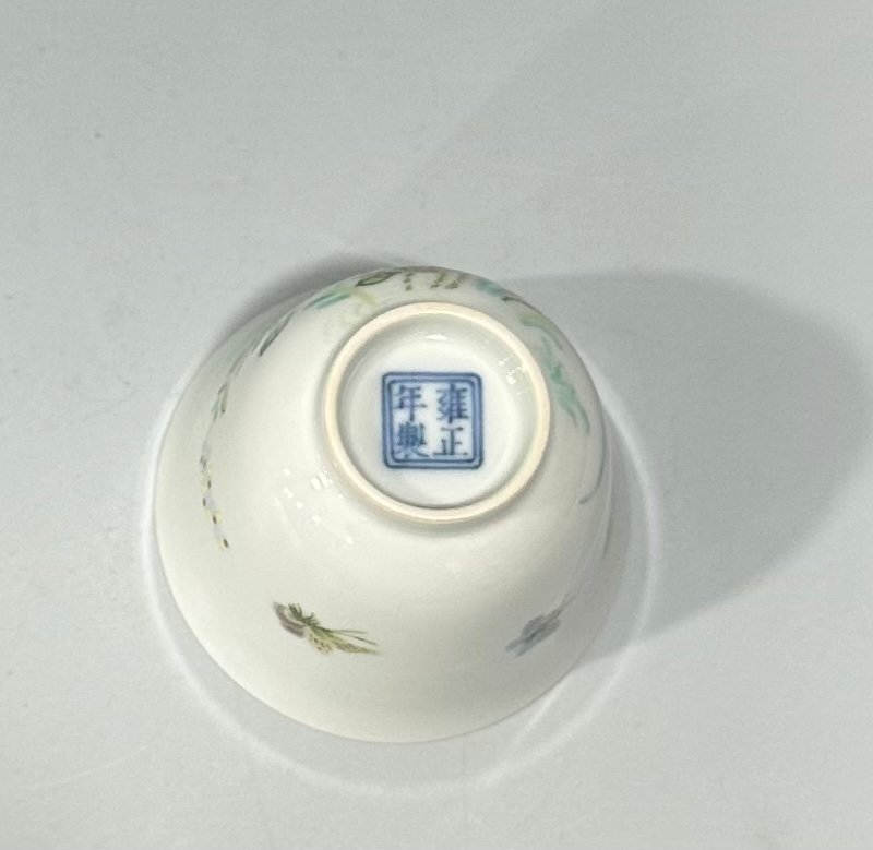 Qing Dynasty Yongzheng Pastel cup with flower and bird patterns