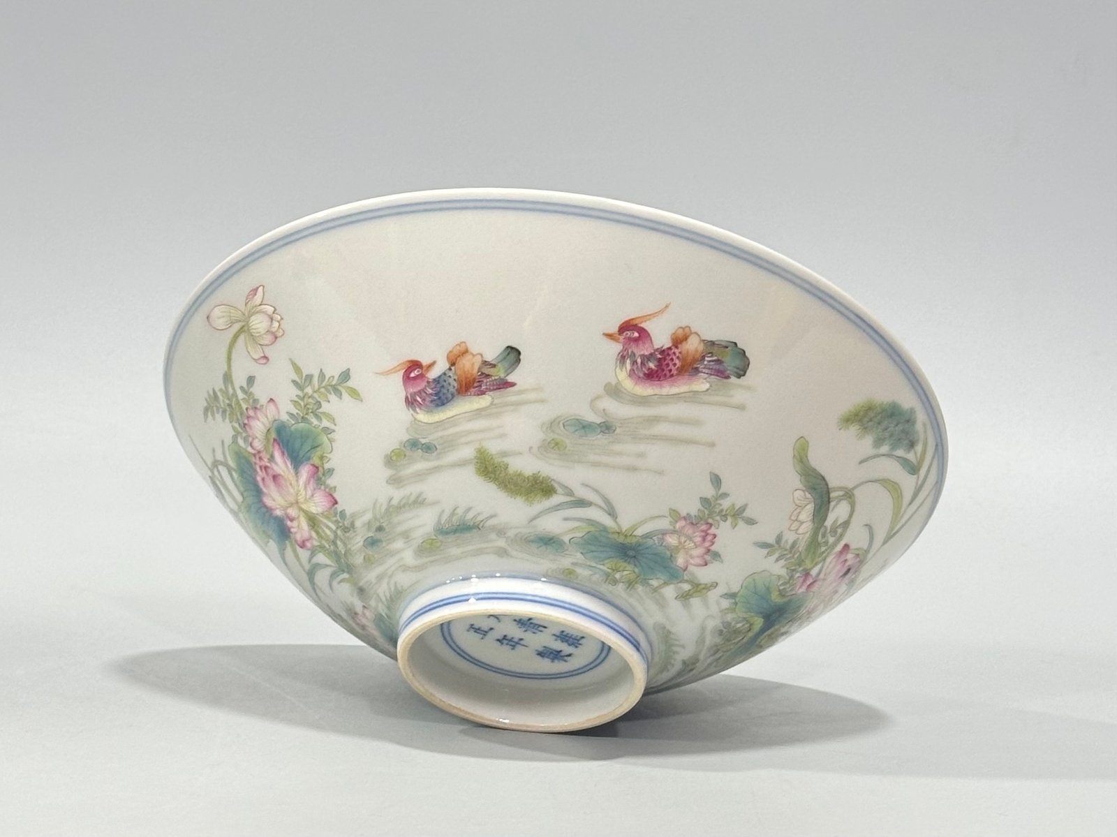 Qing Dynasty Yongzheng famille rose flower bird lotus and mandarin duck bamboo hat bowl