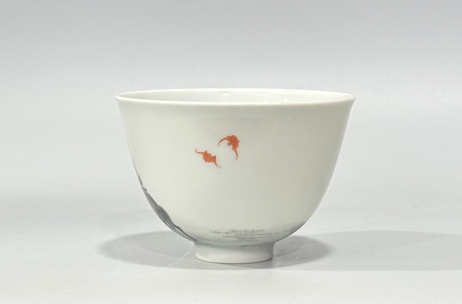Qing Dynasty Yongzheng Red ink and gold painted figure hunting cup