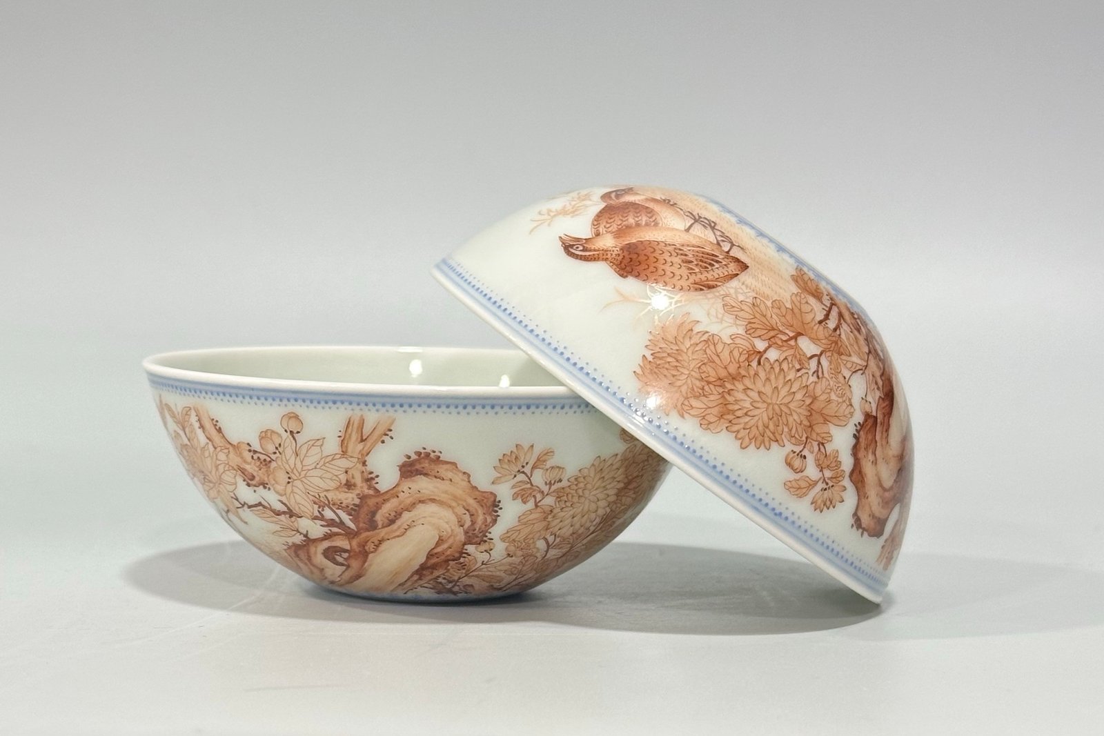 Qing Dynasty Yongzheng Japanese-style cup with green edges linen flower and bird poetry