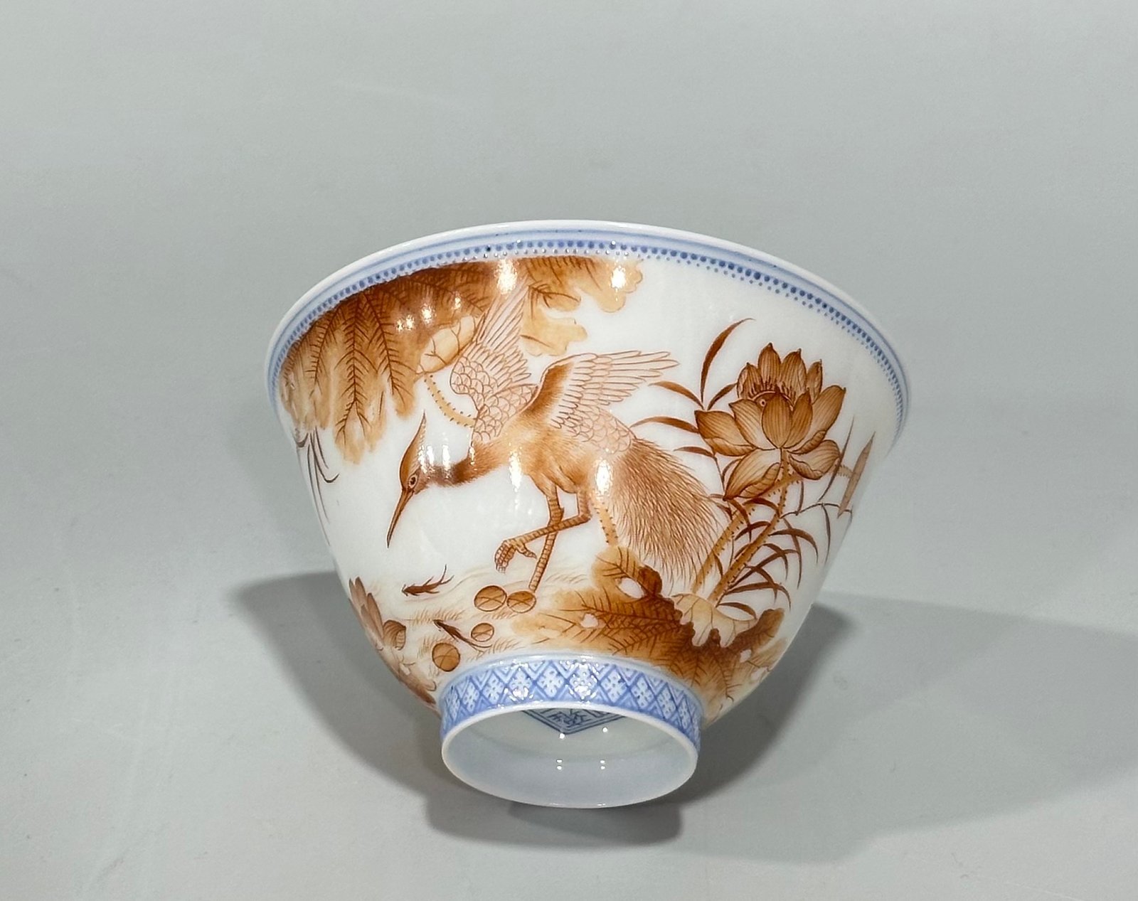 Qing Dynasty Yongzheng Thin cup with green edges linen flowers and birds
