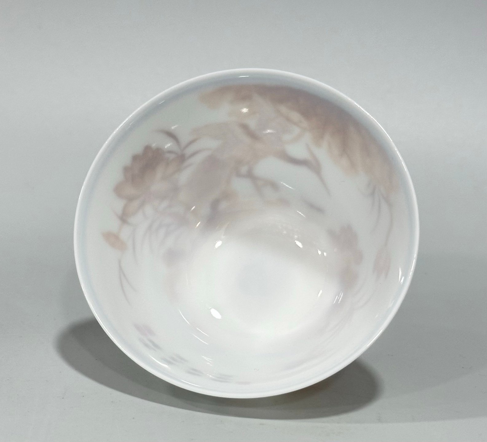 Qing Dynasty Yongzheng Thin cup with green edges linen flowers and birds