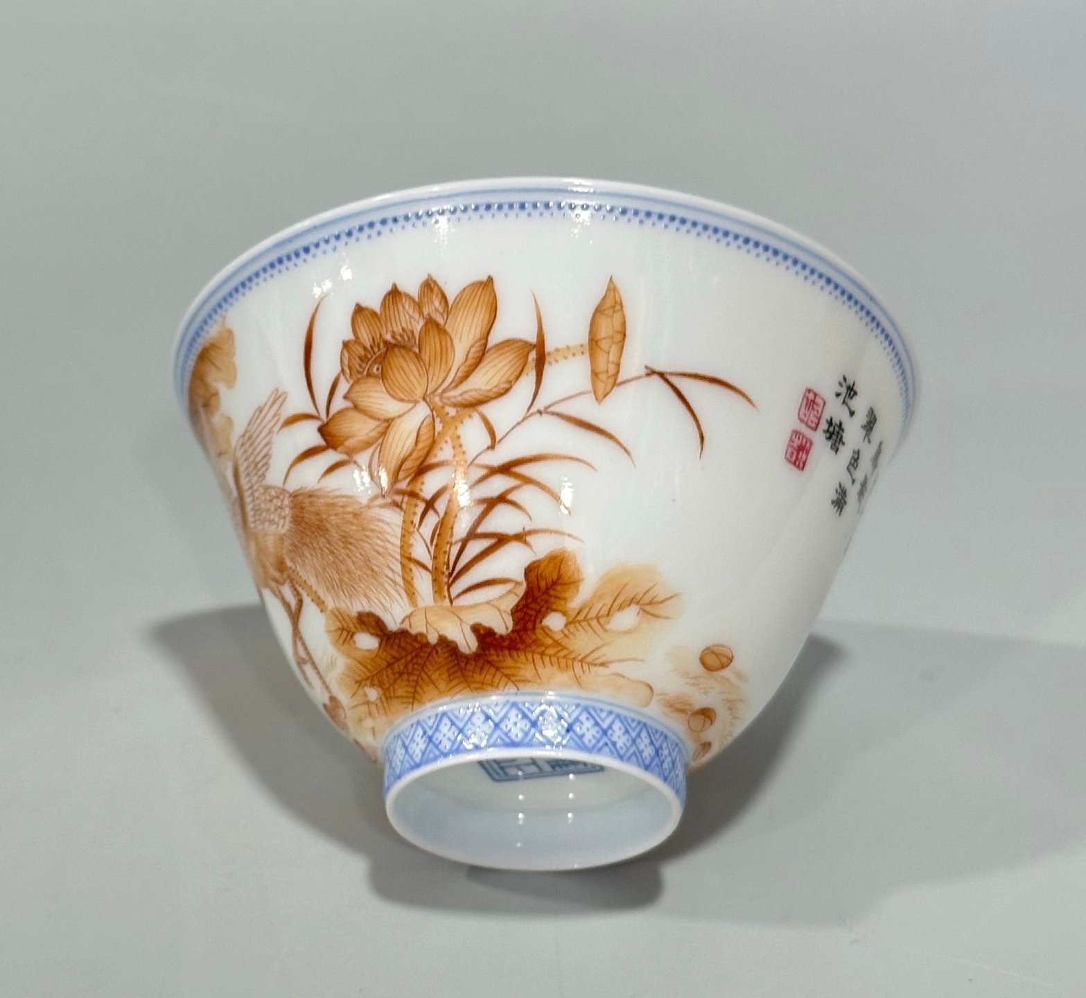 Qing Dynasty Yongzheng Thin cup with green edges linen flowers and birds