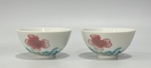 Qing Dynasty Yongzheng Underglaze red cup with colorful floral patterns