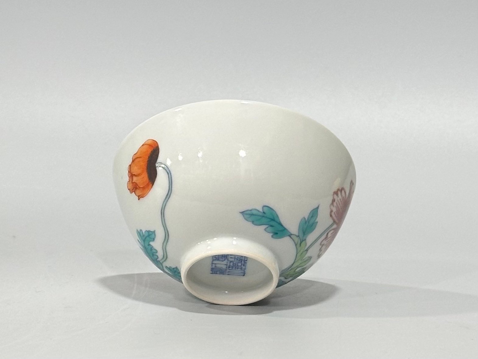 Qing Dynasty Yongzheng Underglaze red cup with colorful floral patterns