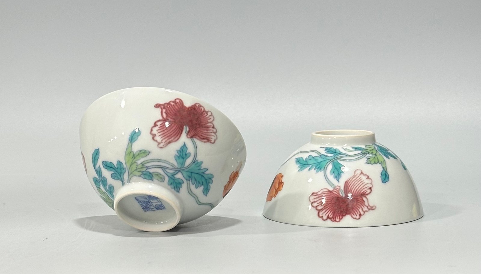 Qing Dynasty Yongzheng Underglaze red cup with colorful floral patterns