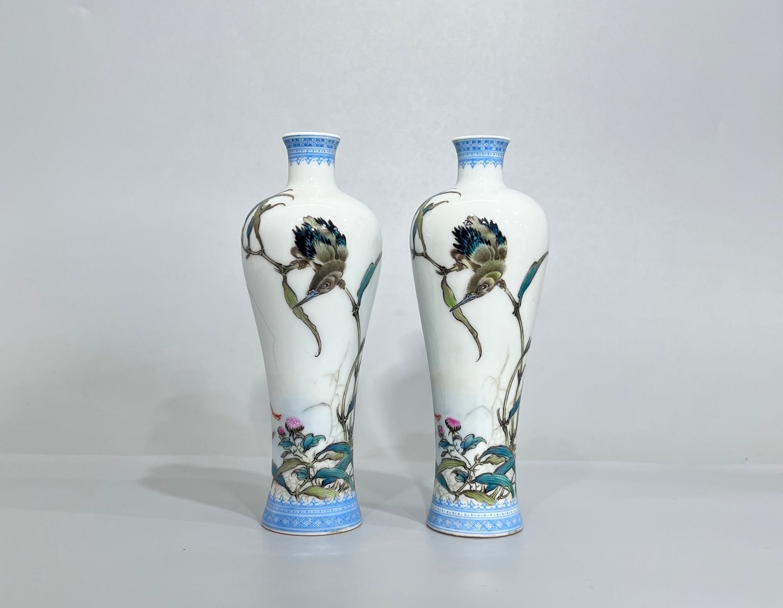 Qing Dynasty Yongzheng Year enamel flower and bird plum vase