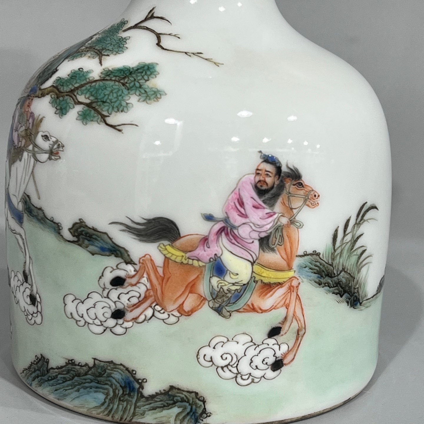 Qing Dynasty Yongzheng pastel colors and the bell-ringing statue