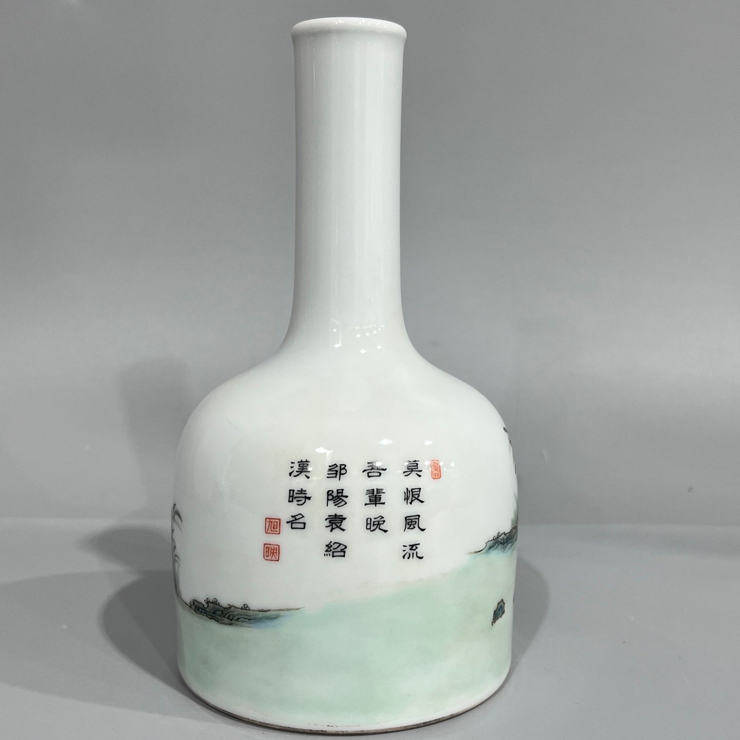 Qing Dynasty Yongzheng pastel colors and the bell-ringing statue