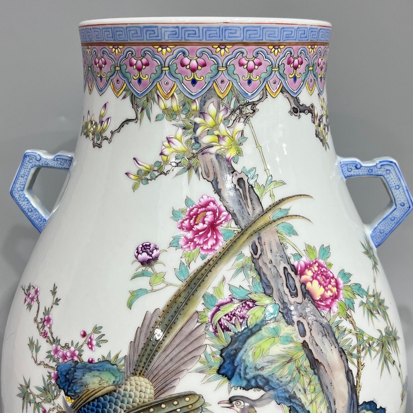 Qing Dynasty Yongzheng Pastel flowers and birds