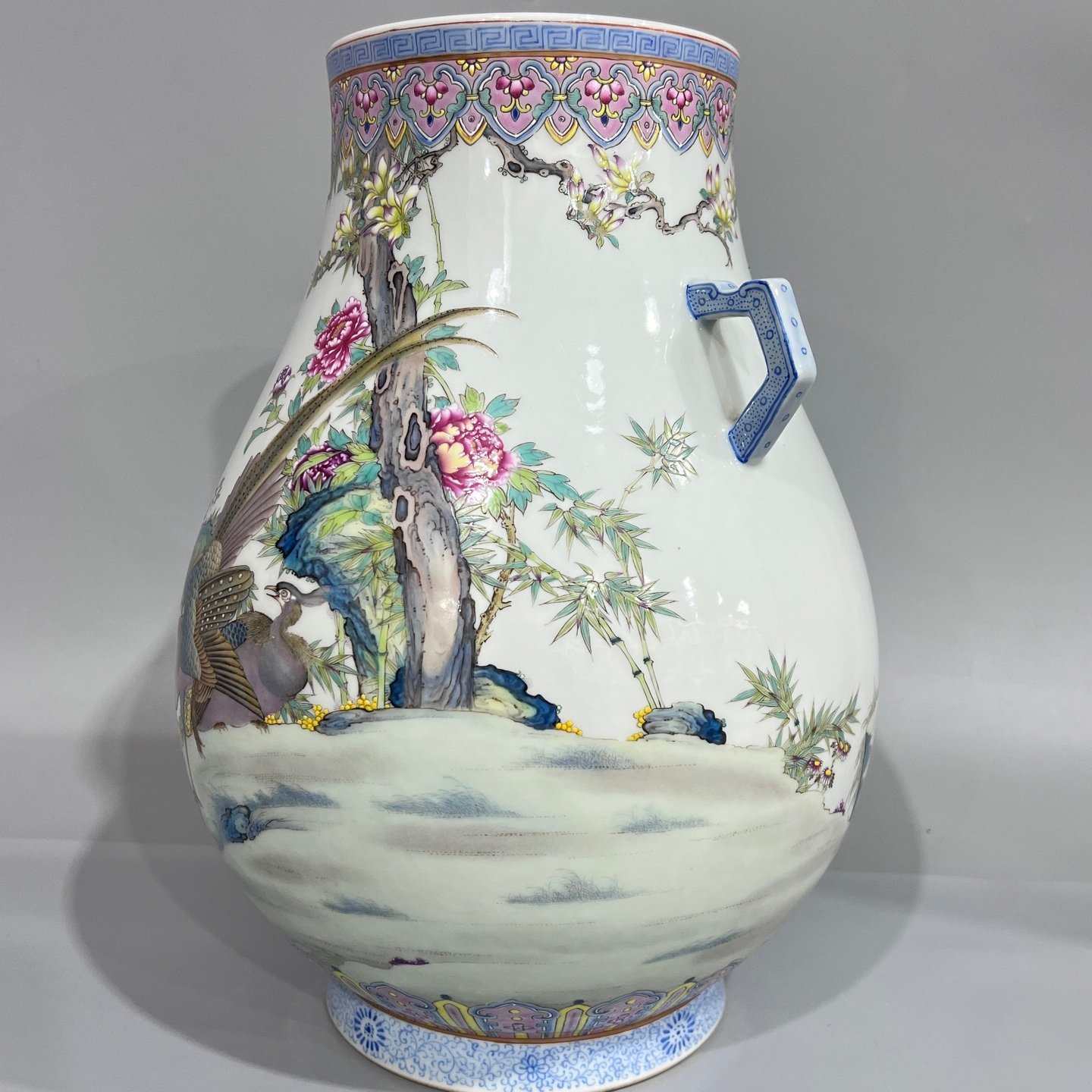 Qing Dynasty Yongzheng Pastel flowers and birds