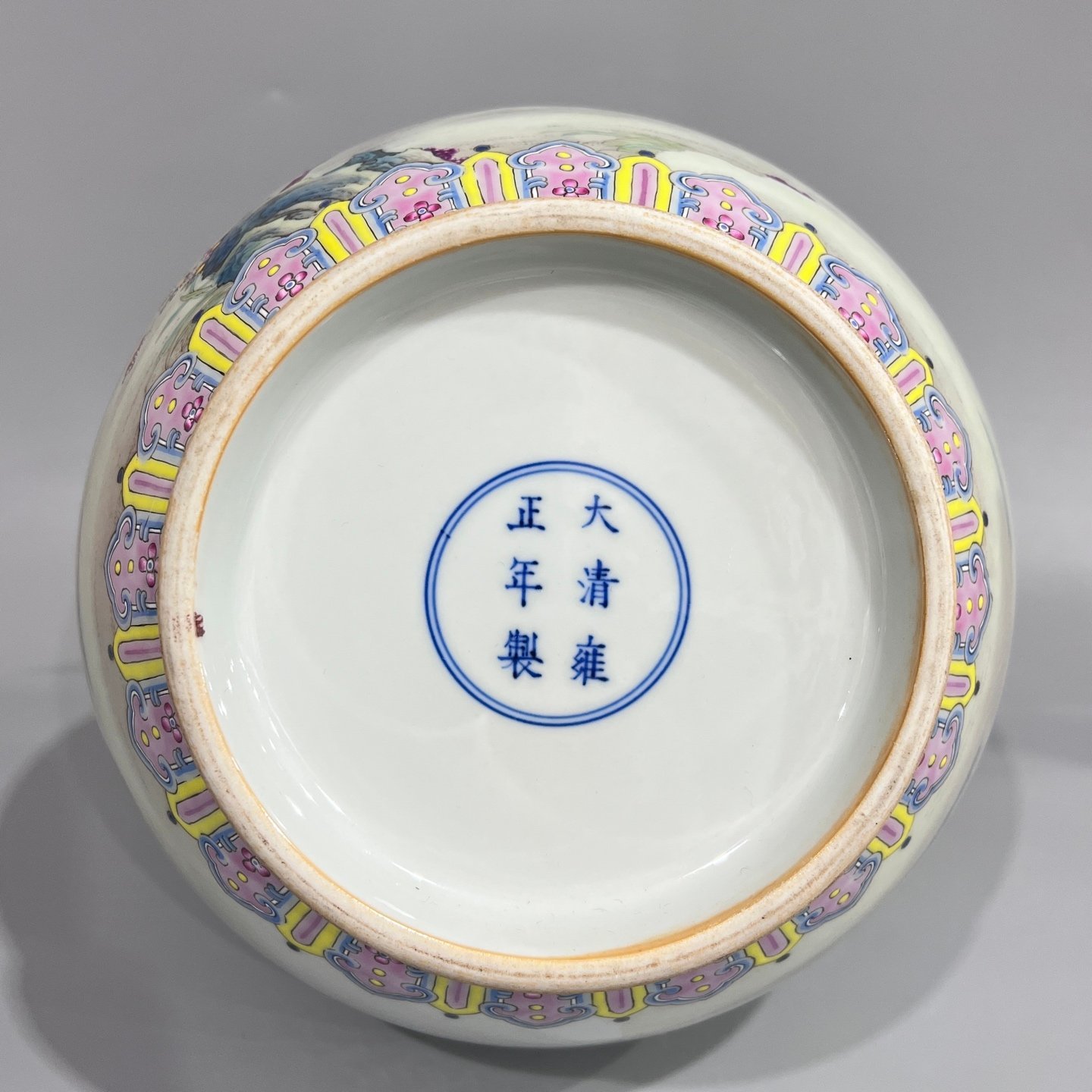 Qing Dynasty Yongzheng Pastel flowers and birds