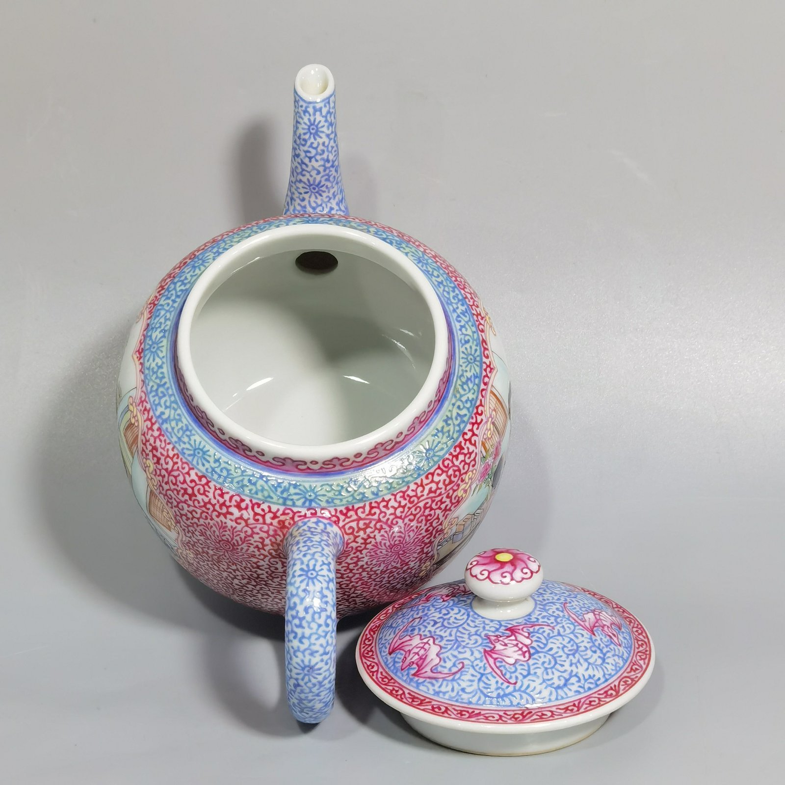 Qing Dynasty Yongzheng year enamel windowed teapot with a picture of Sanniang