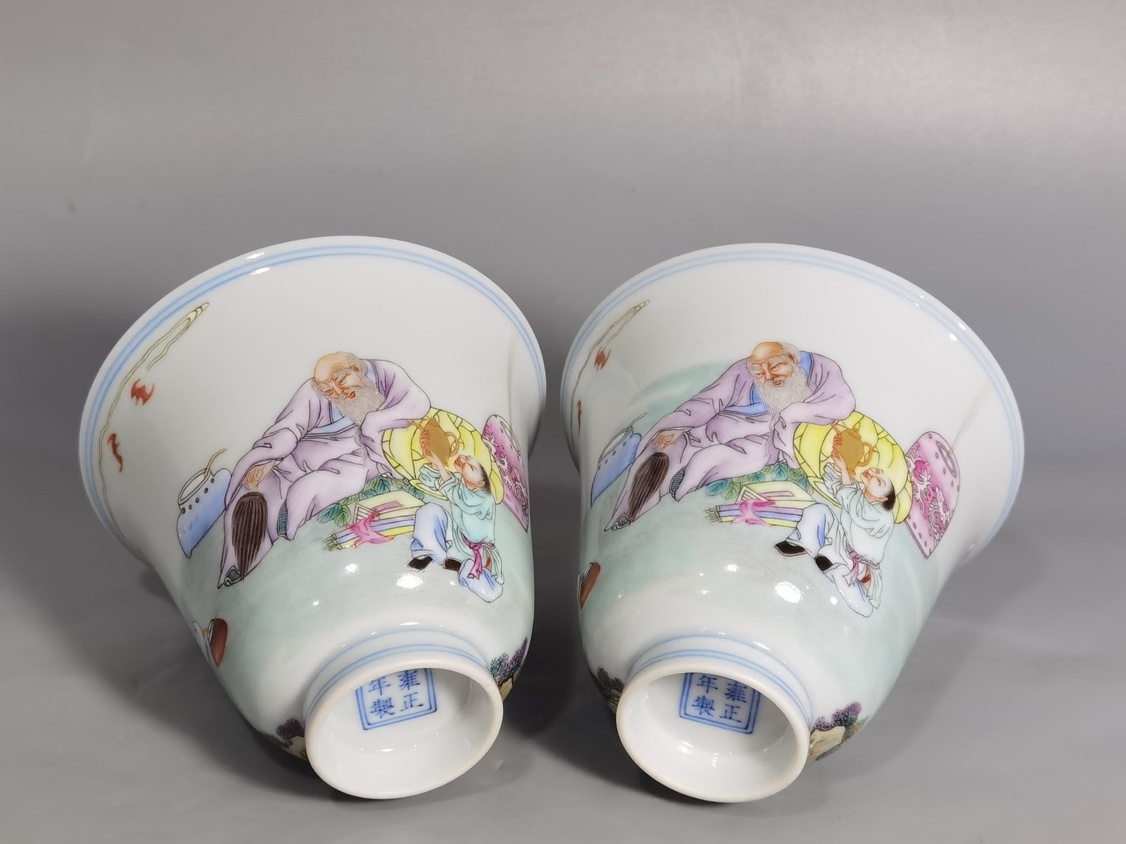Qing Dynasty Yongzheng year pastel color character story bell cup