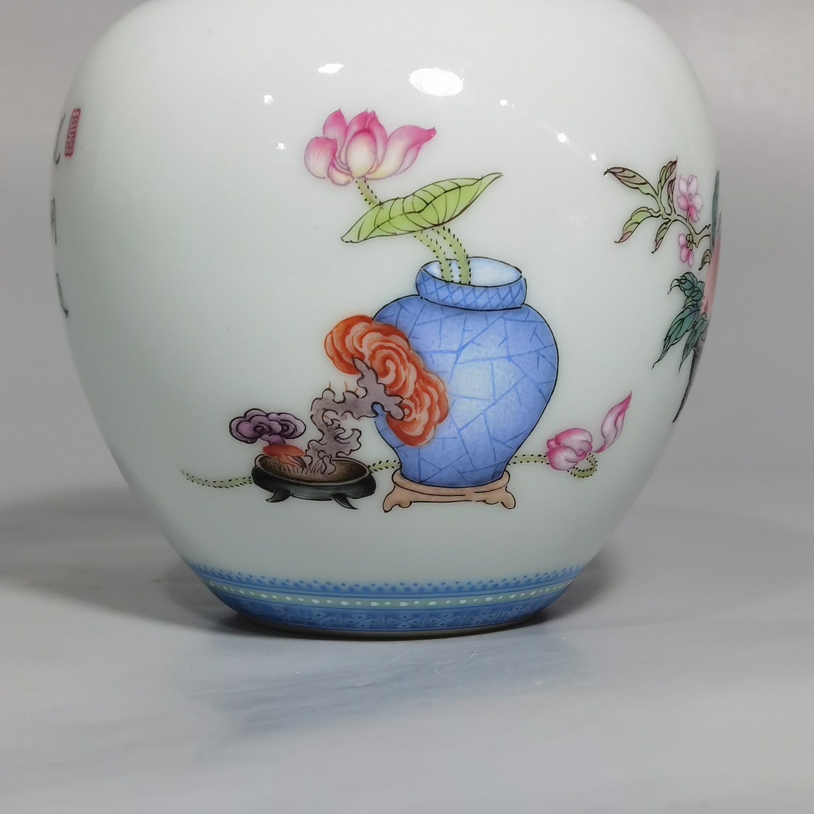 Qing Dynasty Yongzheng the upper and lower parts are made of emerald green and the enamel water bowl