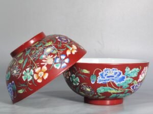 Qing Dynasty Yongzheng Color Coral Red Ground Flower Bowl