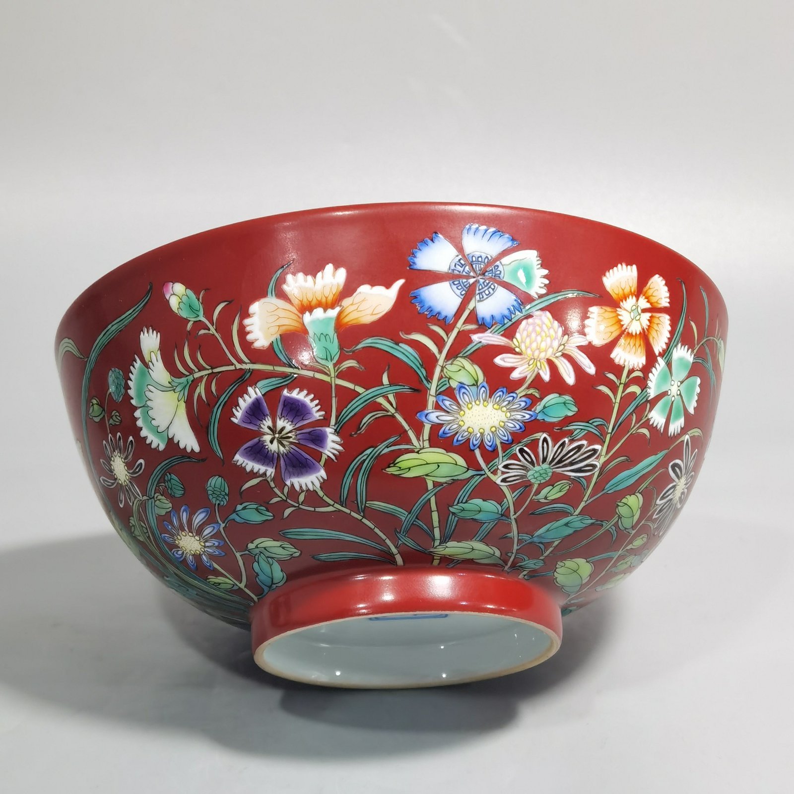 Qing Dynasty Yongzheng Color Coral Red Ground Flower Bowl