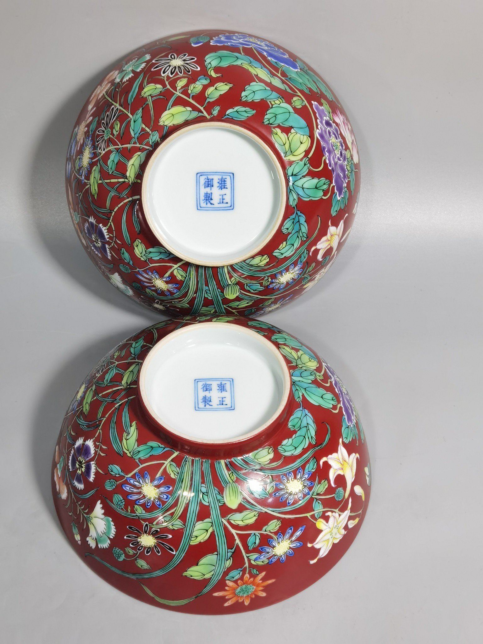 Qing Dynasty Yongzheng Color Coral Red Ground Flower Bowl
