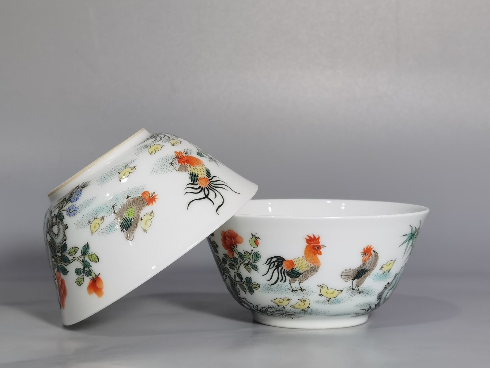 Qing Dynasty Yongzheng A pair of foreign-colored chicken jar cups