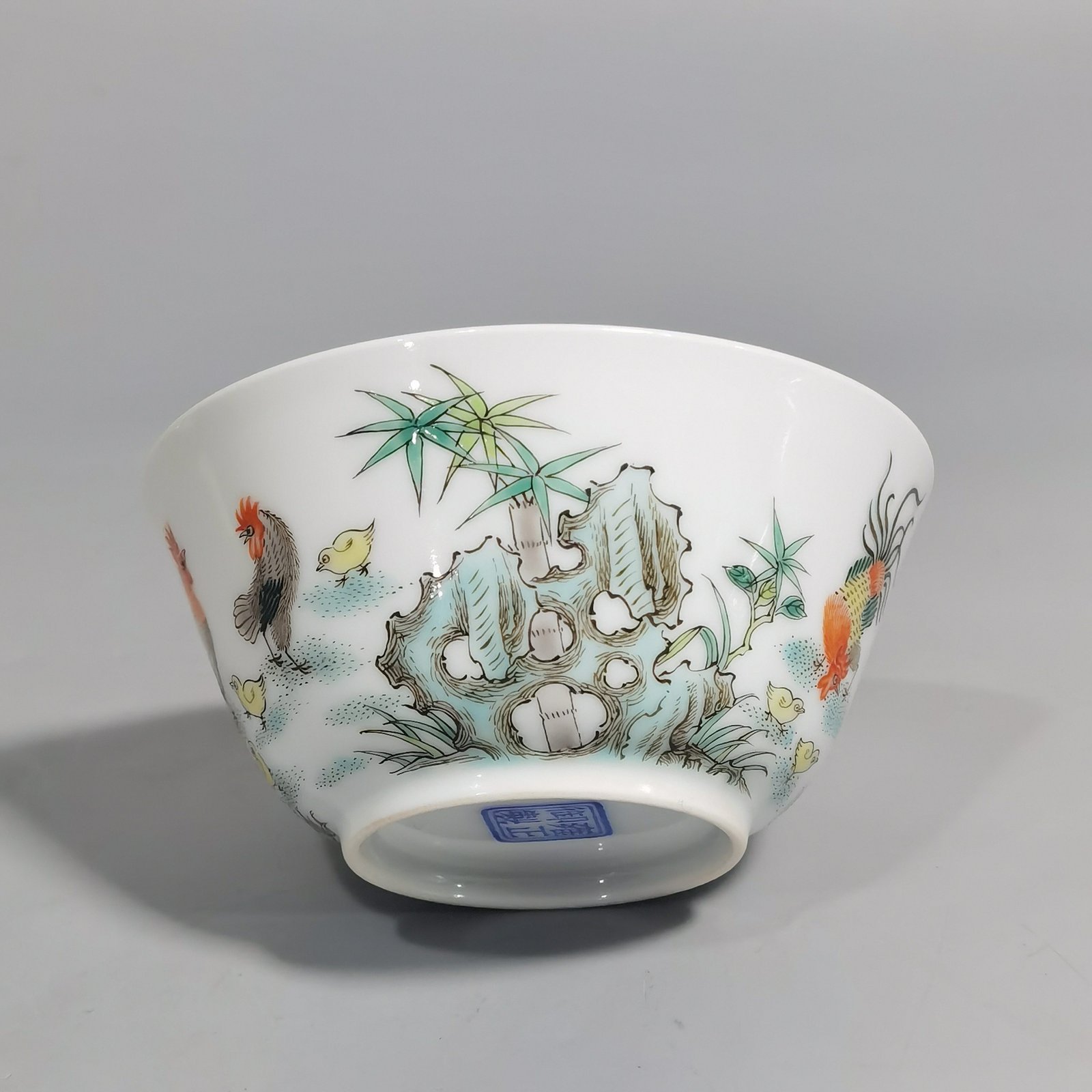 Qing Dynasty Yongzheng A pair of foreign-colored chicken jar cups