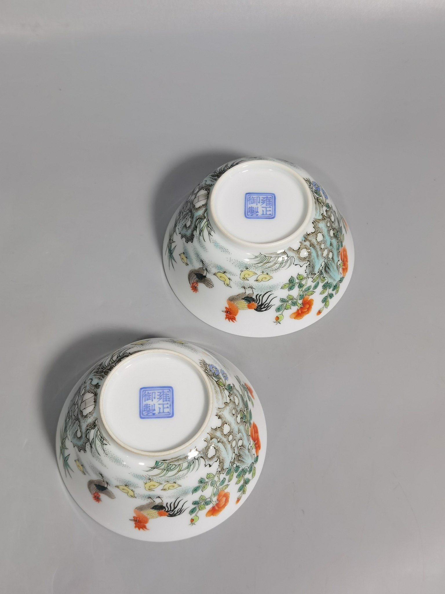 Qing Dynasty Yongzheng A pair of foreign-colored chicken jar cups