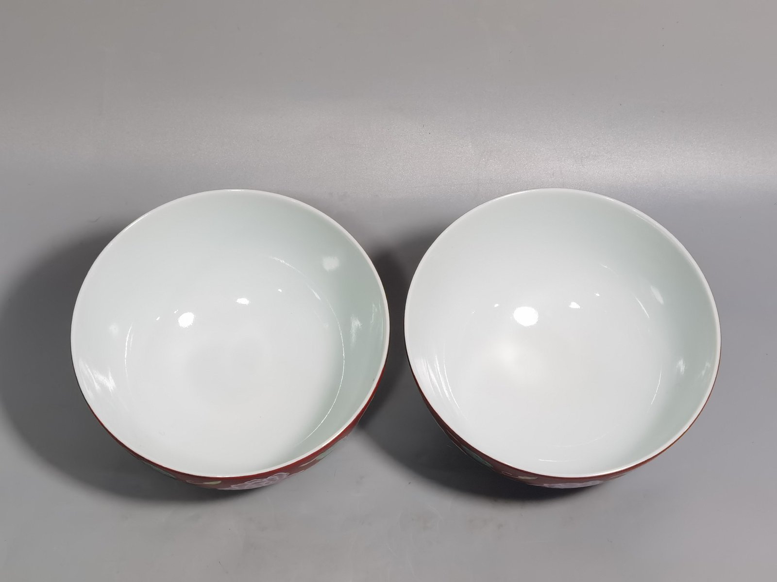 Qing Dynasty Yongzheng A pair of coral-red flower bowls