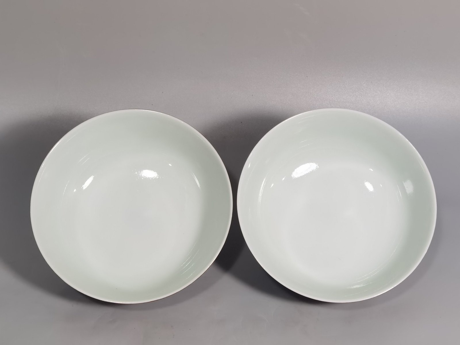 Qing Dynasty Yongzheng A pair of coral red earthenware bowls