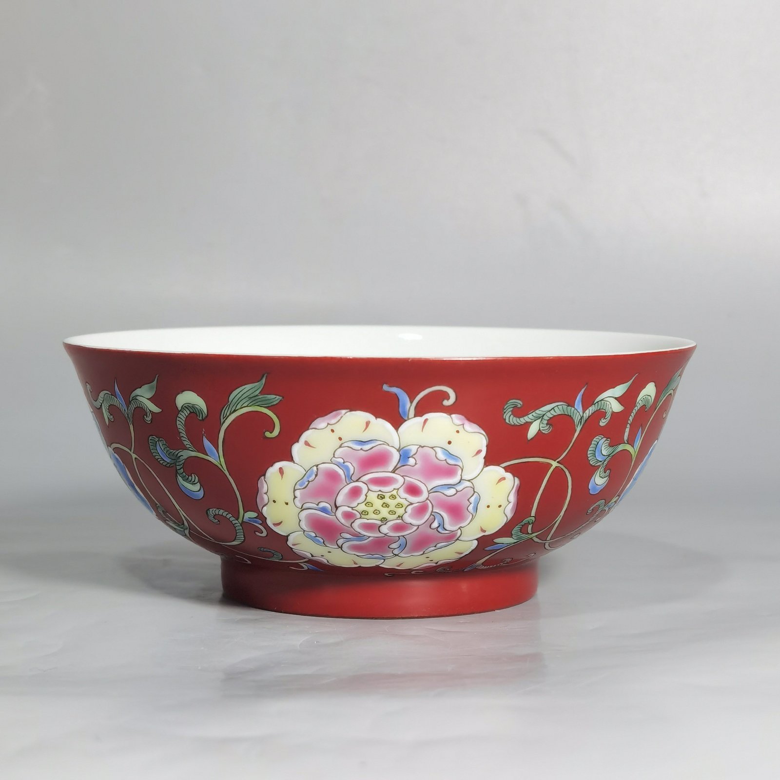 Qing Dynasty Yongzheng A pair of coral red earthenware bowls