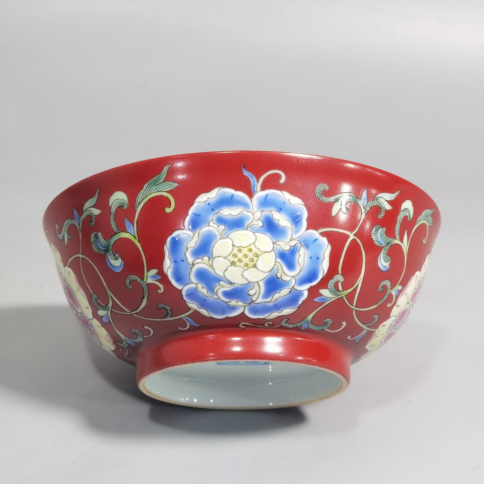 Qing Dynasty Yongzheng A pair of coral red earthenware bowls