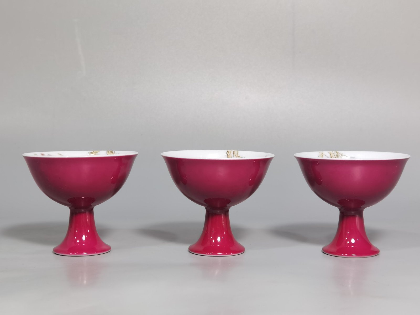 Qing Dynasty Yongzheng A set of enamel-colored rouge-red glaze goblets