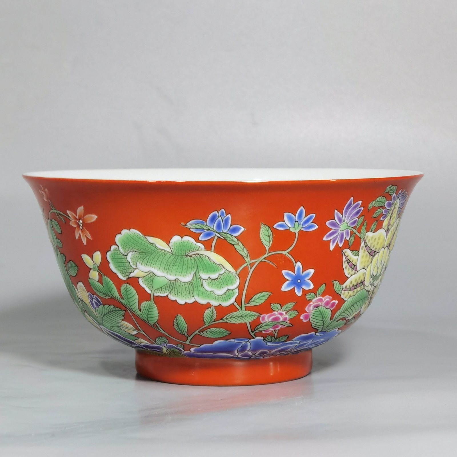 Qing Dynasty Yongzheng A pair of enamel-colored coral red ground nine-autumn bowls