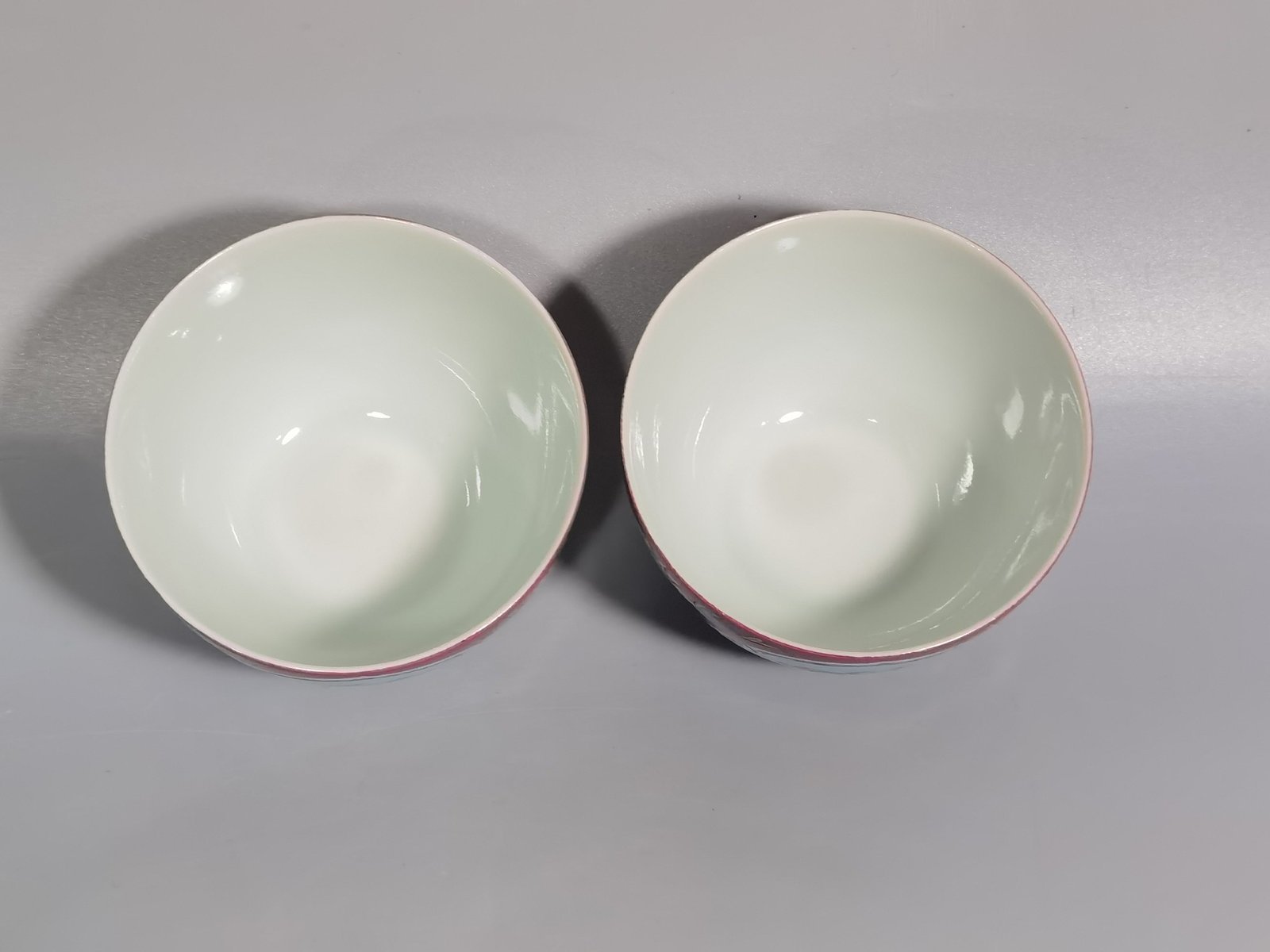 Qing Dynasty Yongzheng enamel rouge red and green window window flower pattern cup