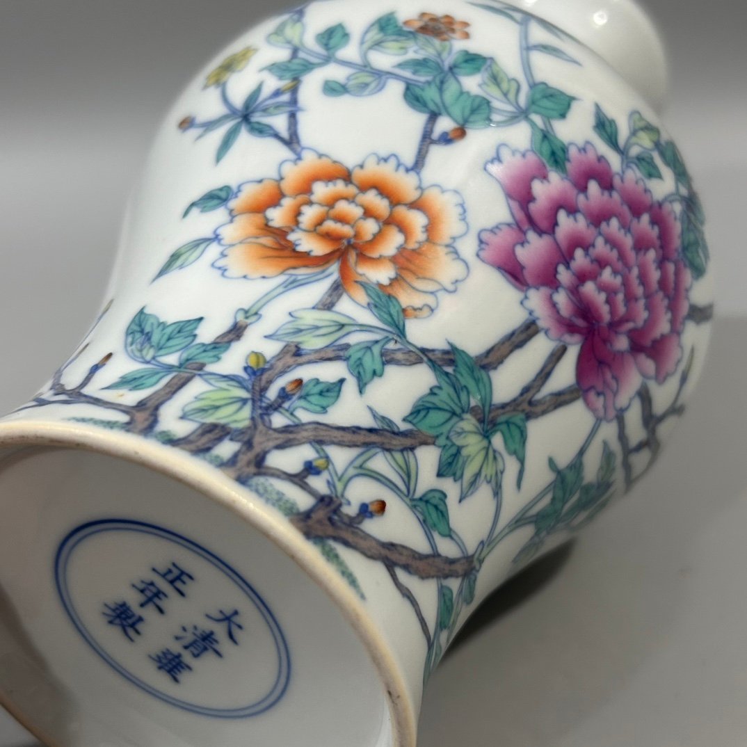 Qing Dynasty Yongzheng Doucai Peony Vase