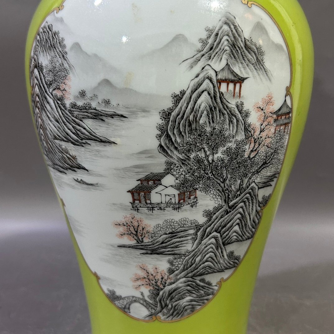 Qing Dynasty Yongzheng turquoise green window ink color landscape plum vase