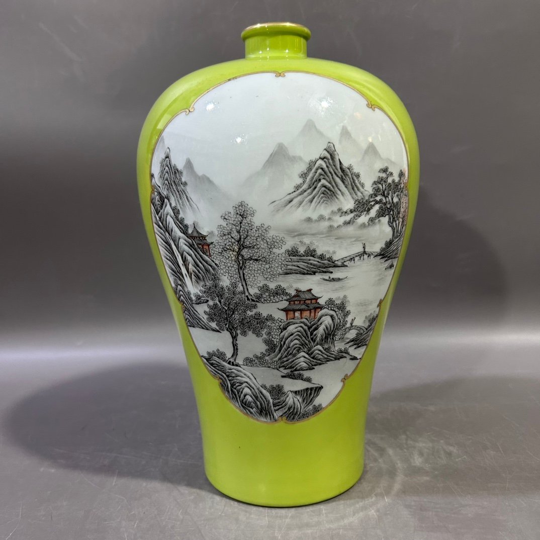 Qing Dynasty Yongzheng turquoise green window ink color landscape plum vase