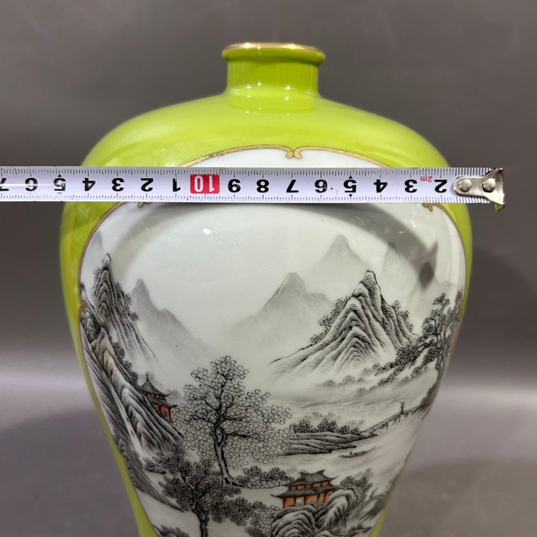 Qing Dynasty Yongzheng turquoise green window ink color landscape plum vase