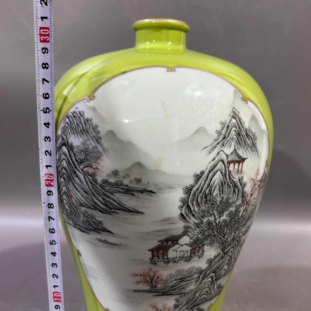 Qing Dynasty Yongzheng turquoise green window ink color landscape plum vase