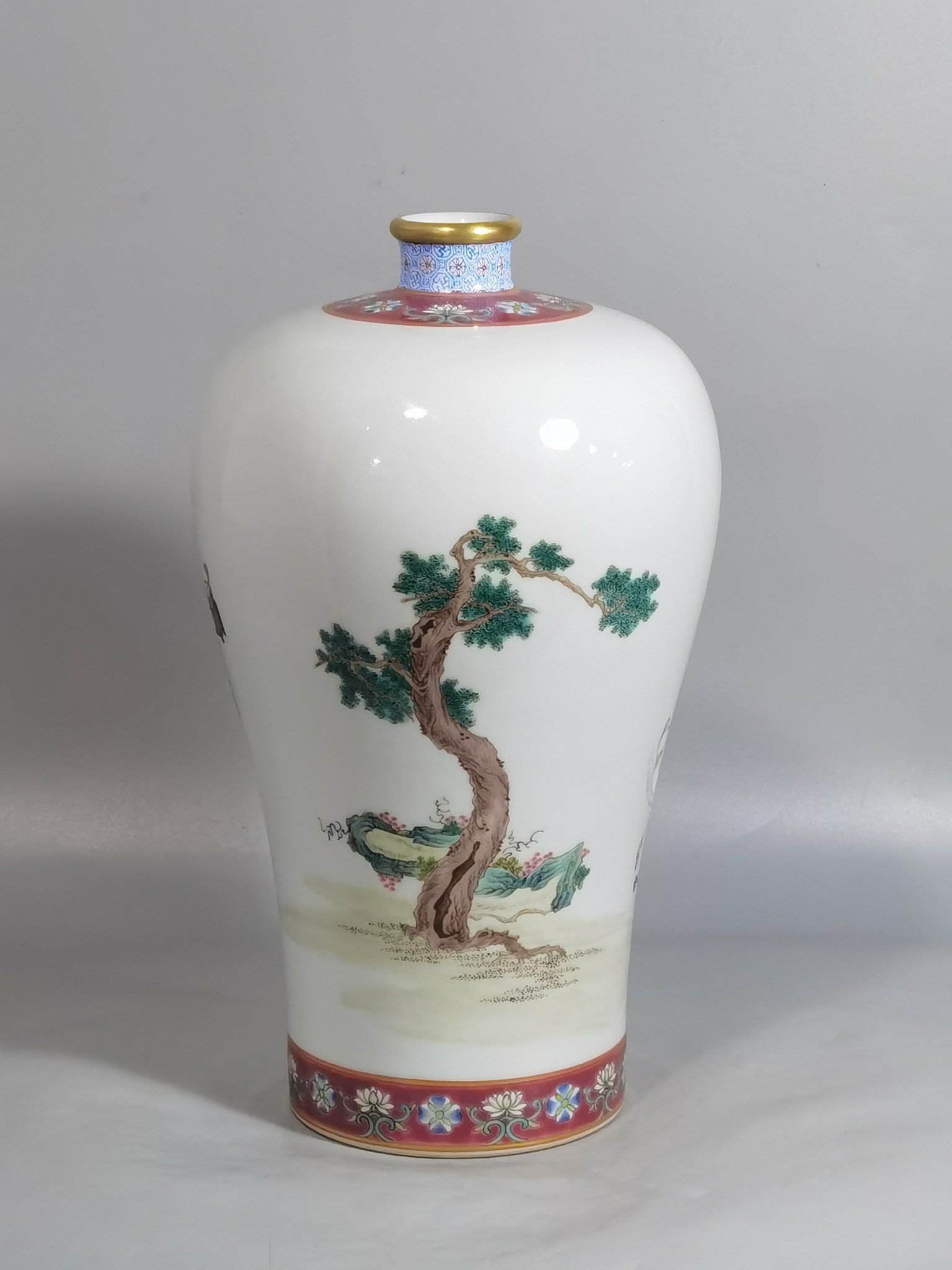Qing Dynasty Yongzheng enamel vase with Western figures