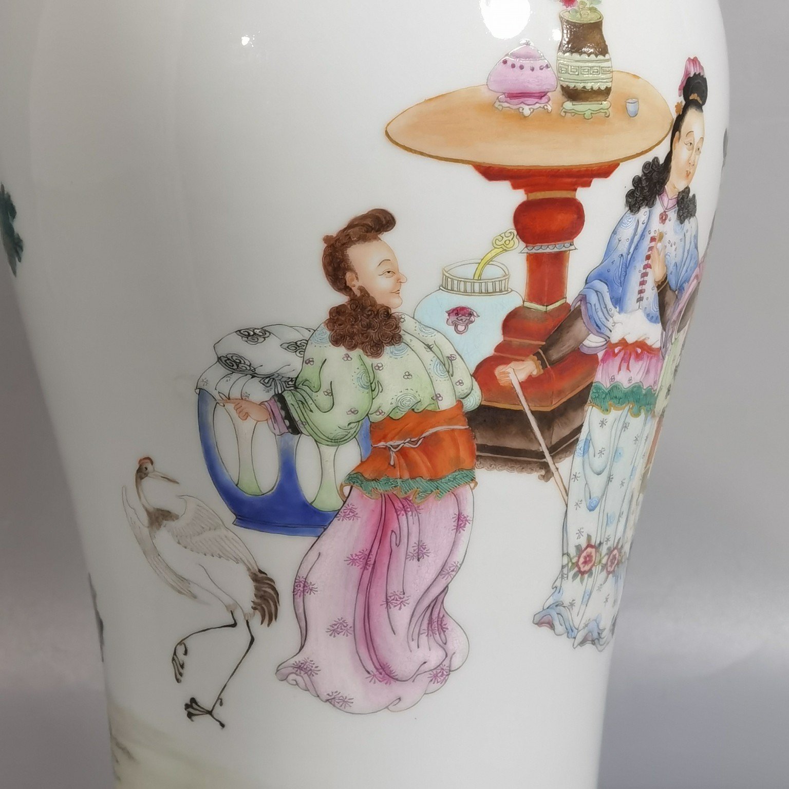 Qing Dynasty Yongzheng enamel vase with Western figures