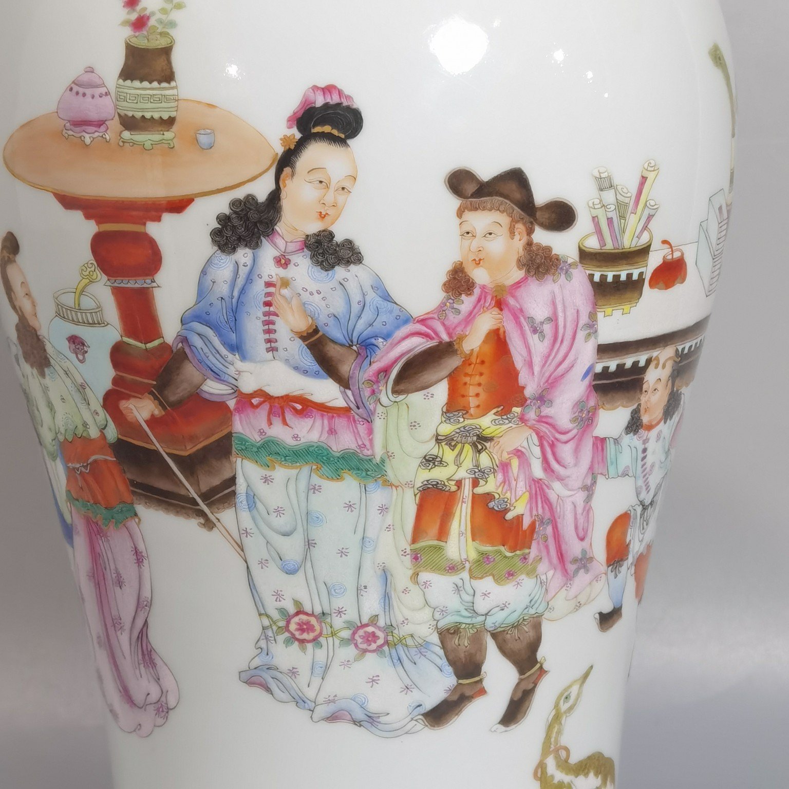 Qing Dynasty Yongzheng enamel vase with Western figures
