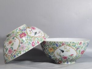 Qing Dynasty Yongzheng famille rose window flower and bird bowl