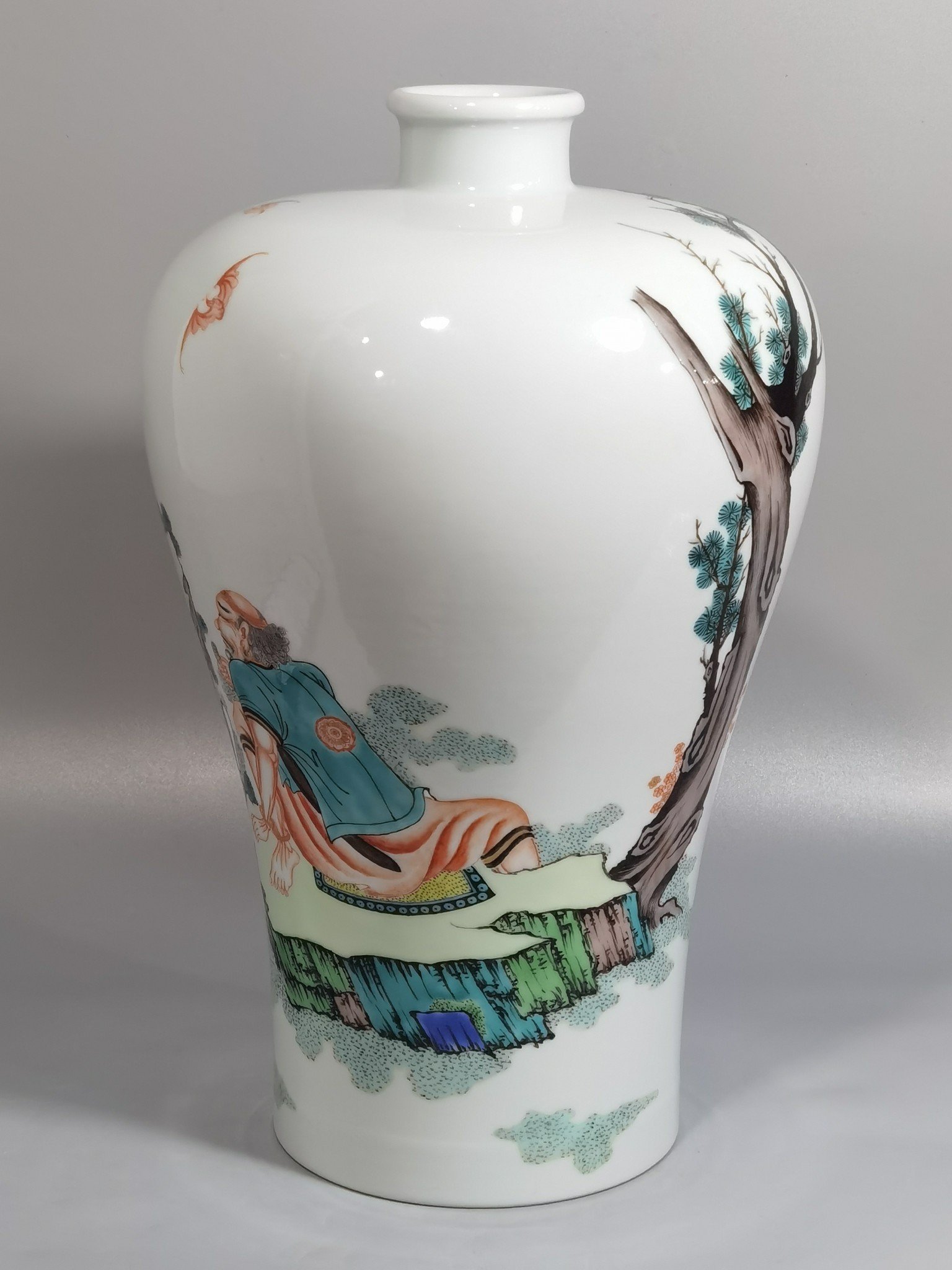 Qing Dynasty Yongzheng pastel plum vase with figures and stories