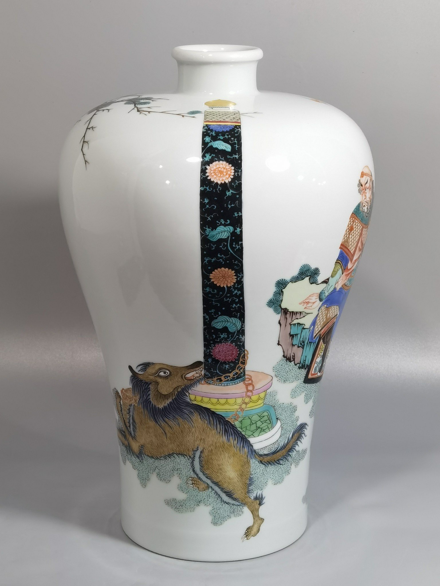 Qing Dynasty Yongzheng pastel plum vase with figures and stories