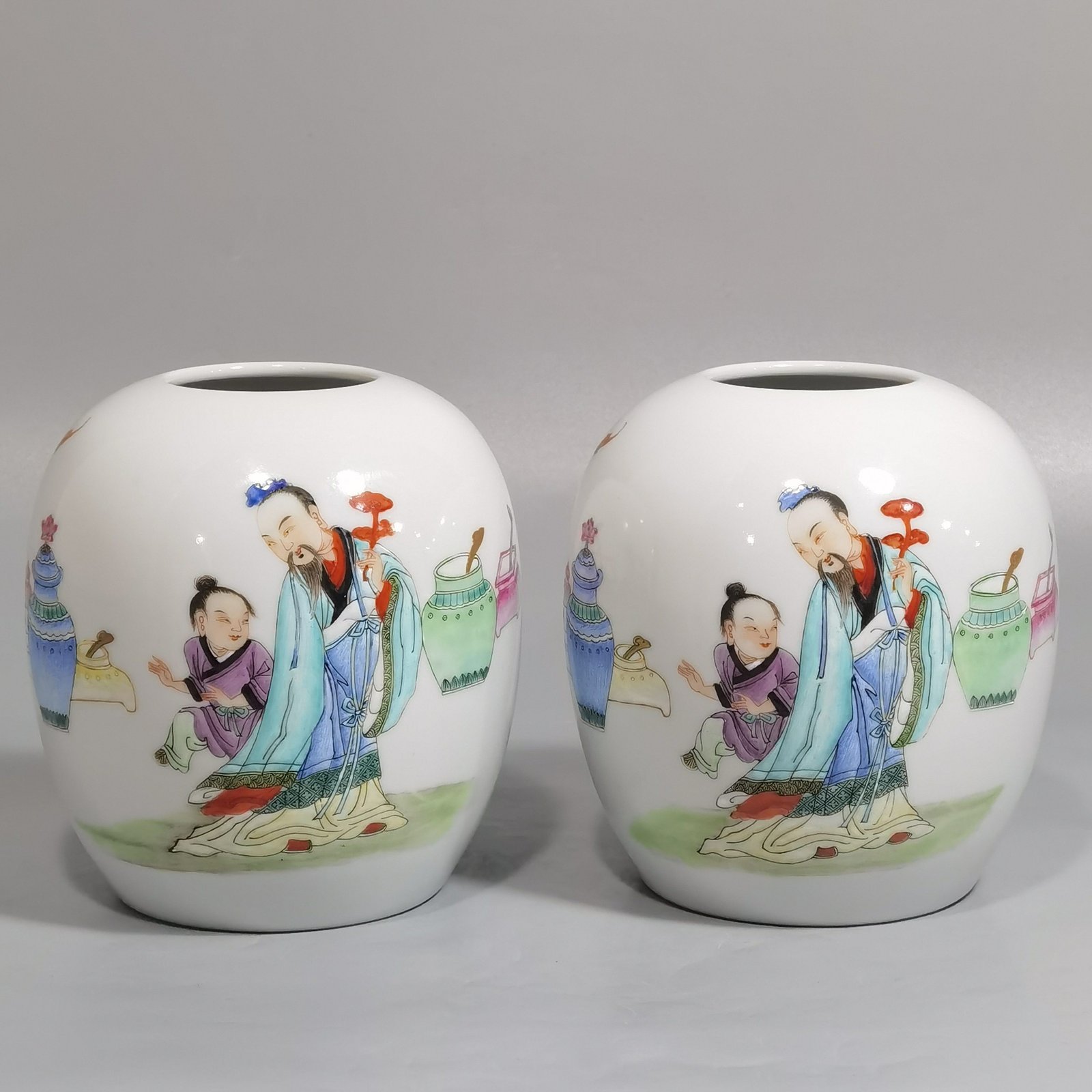 Qing Dynasty Yongzheng pastel water bowl with character and story illustrations